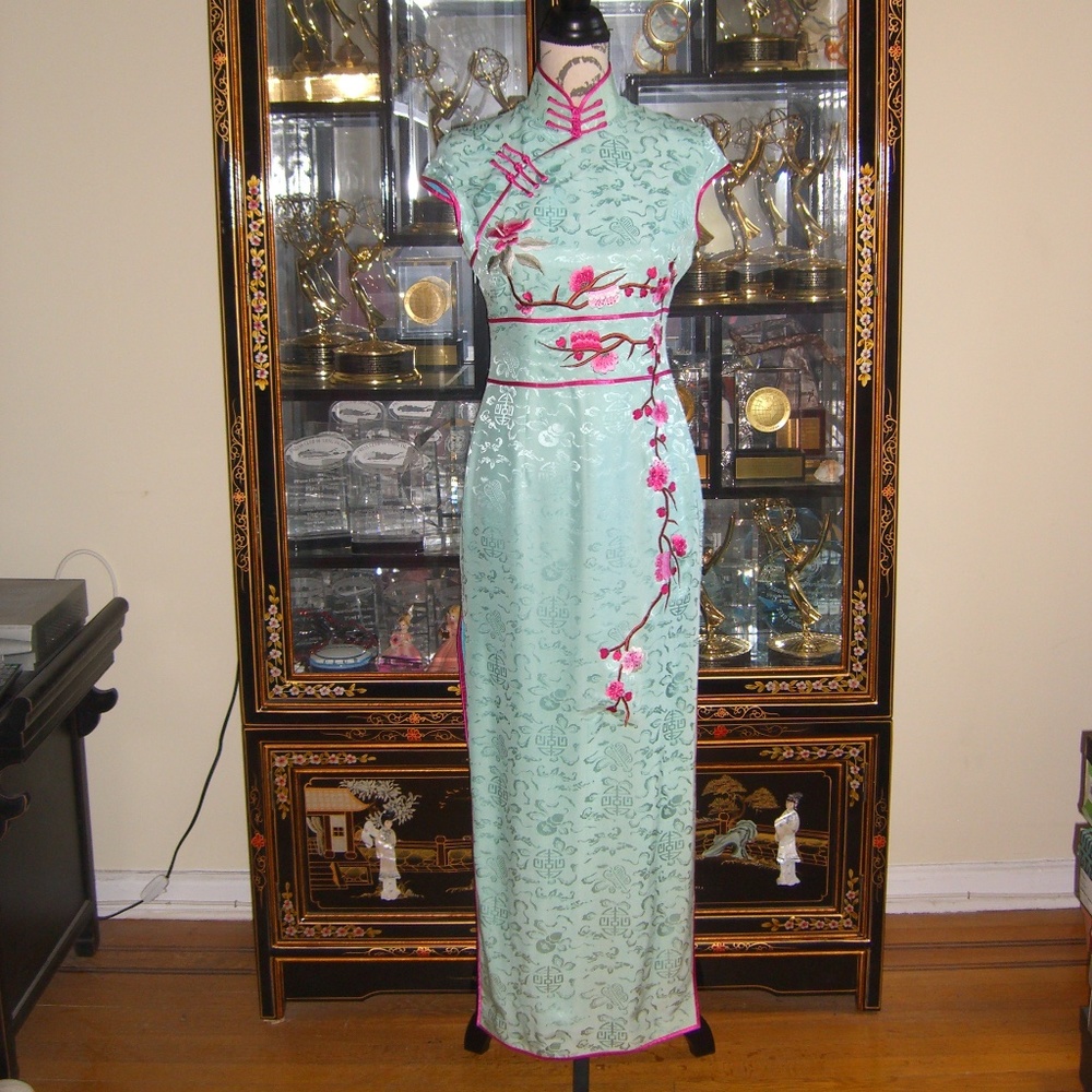 EAST STORE CHERRY BLOSSOM EMBROIDERY CHEONGSAM DRESS S